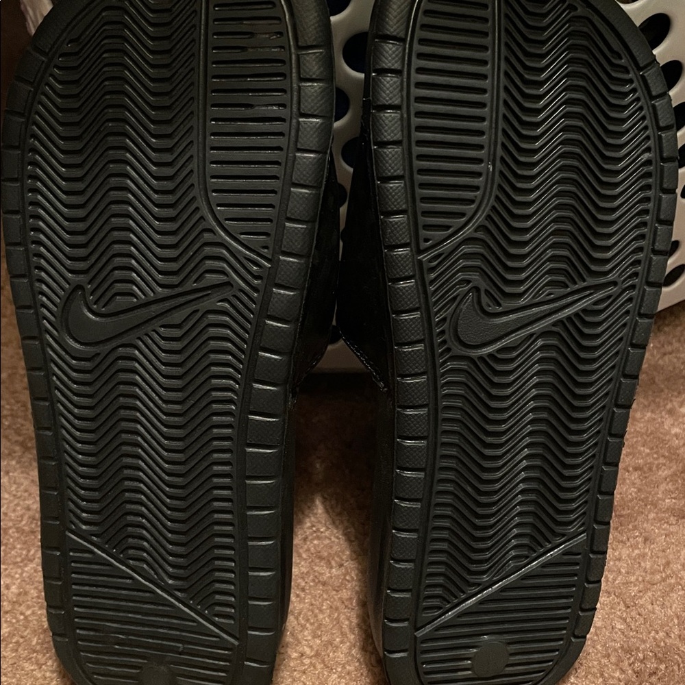 Nike Black Slide Sandals - Picture 3 of 4